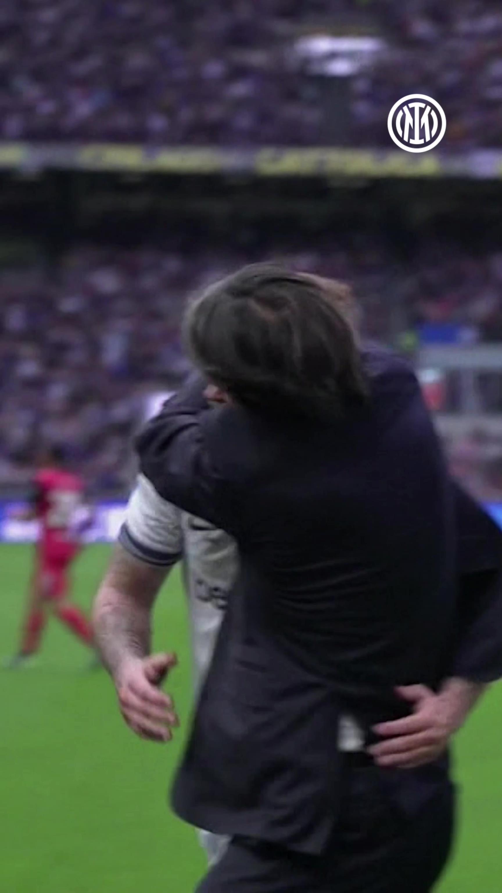 太銷魂，網(wǎng)友：阿瑙托維奇這腳傳球的確值得小因又摟又親