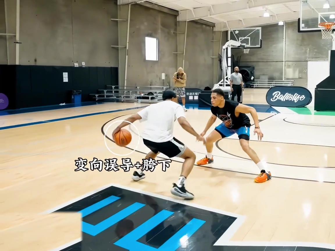 “實(shí)戰(zhàn)中的節(jié)奏過人動(dòng)作鑒賞，連續(xù)胯下變向舞蹈銜接頓拜突破”