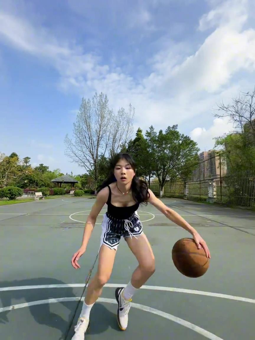 看著有點(diǎn)實(shí)力，敢背打我不？